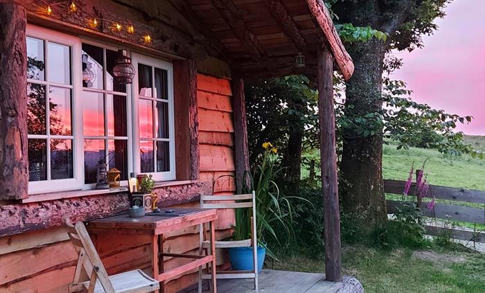 Perfectly situated to view the sunsets and sunrises.